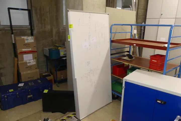 2x Whiteboard Maße in cm ca.: 200 x 100